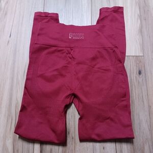 W1 - Pink Leggings in burgundy. Size XS/S